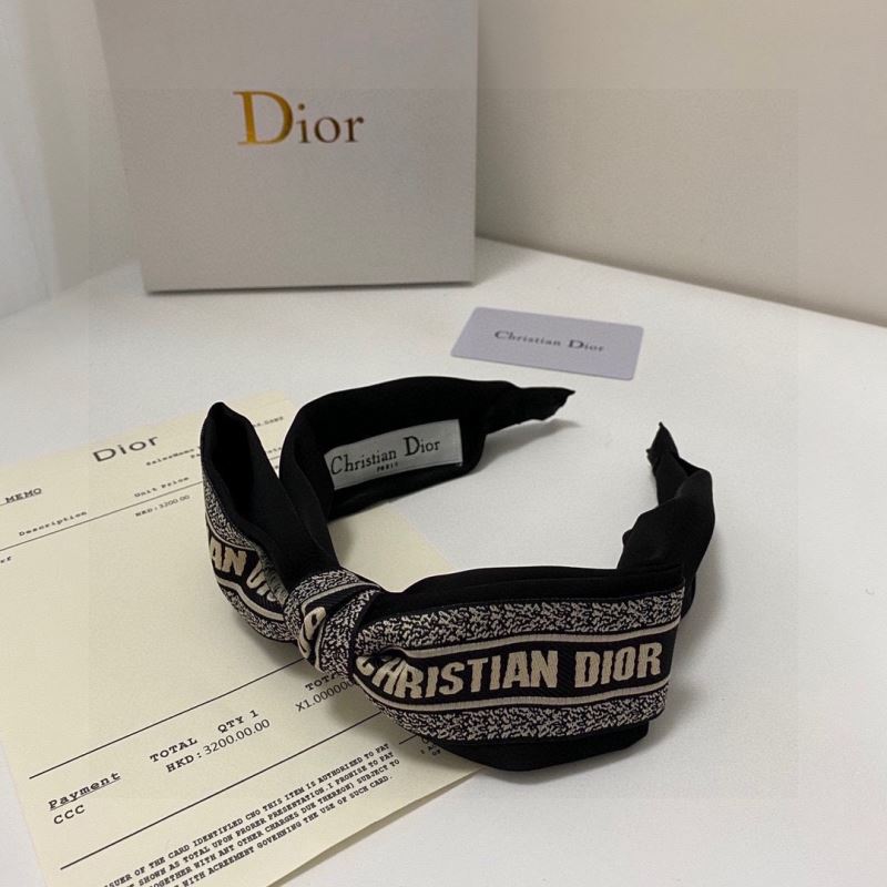 CHRISTIAN DIOR